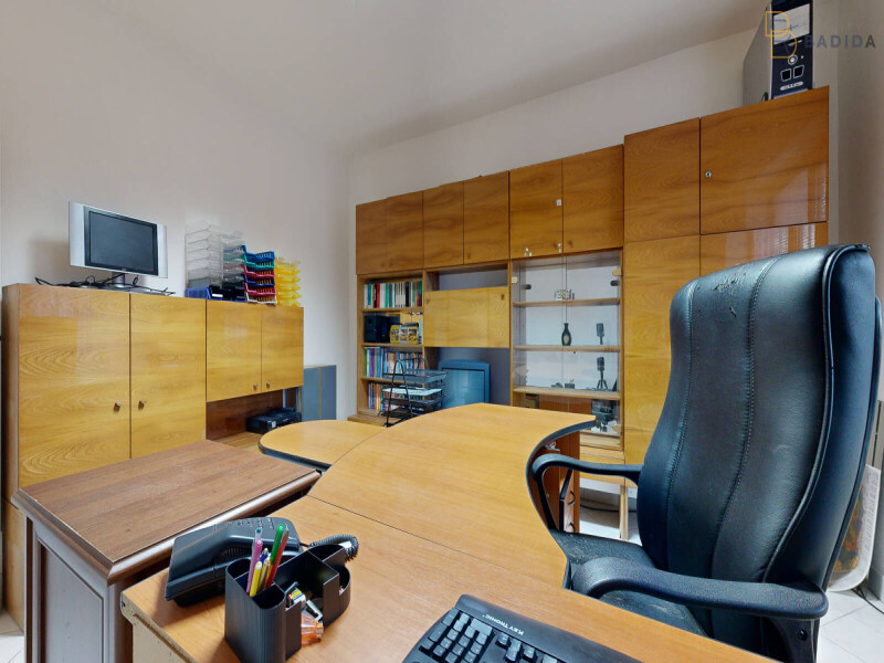 Kancelárie - 4 izbový byt