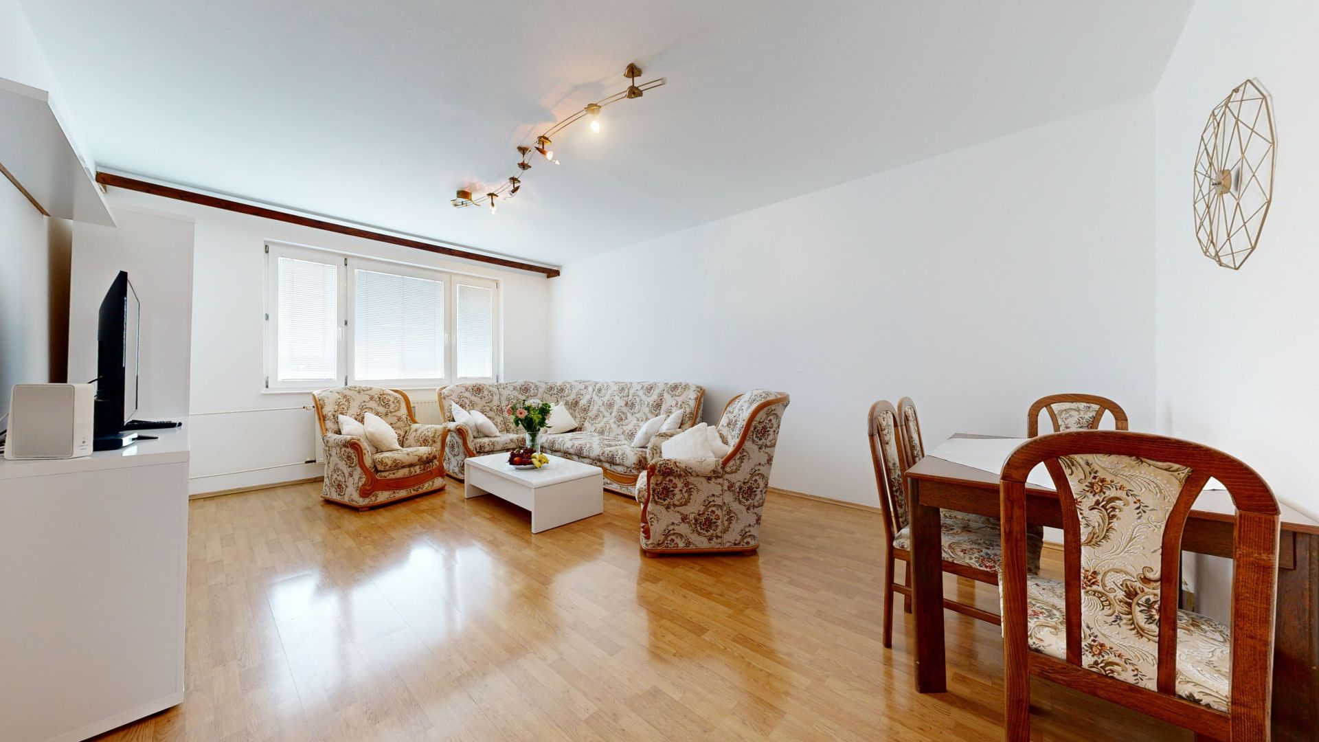 Na predaj ZREKONŠTRUOVANÝ, 3 izbový byt (až 80m2), Húskova, Košice - na ZAČIATKU Sídl. KVP